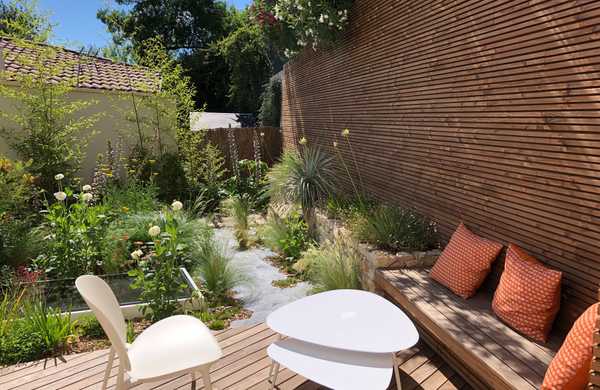 Créer une oasis de verdure dans un lotissement avec un jardin de 200m² à Quimper