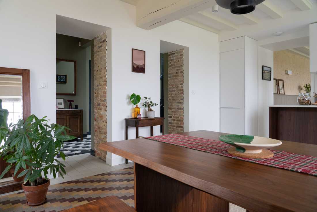 Salle à manger aménagé par un architecte d'intérieur dans le Perche