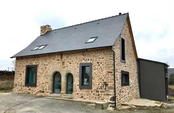 Extension d'une ancienne maison en pierre en Bretagne