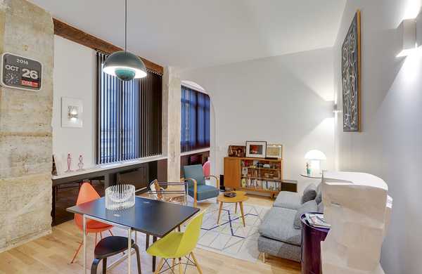 Ce studio type loft est transformé en appartement 3 pièce par un architecte à Quimper